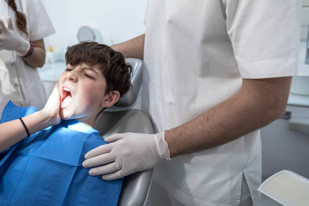 Best Weekend Emergency Dentist in Pine Lakes, FL